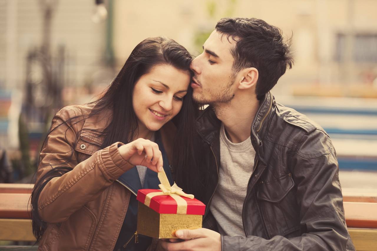 Cadourile in cuplu –  cum te ajuta acestea sa va mentineti pasiunea intr-o relatie?